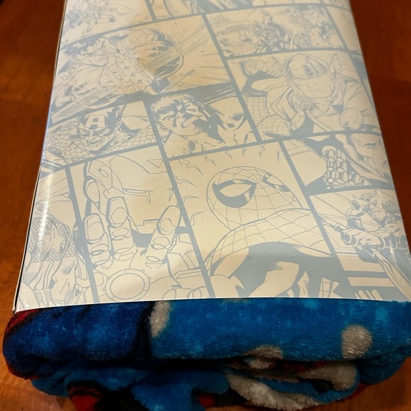Marvel Superhero Throw Blanket - 46x60 Inch, 100% Polyester, Original Wrap - Picture 2 of 8